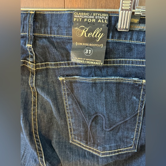 Citizens of Humanity, new with tags, beautiful low rise, boot cut KELLY jeans! - Picture 2 of 15